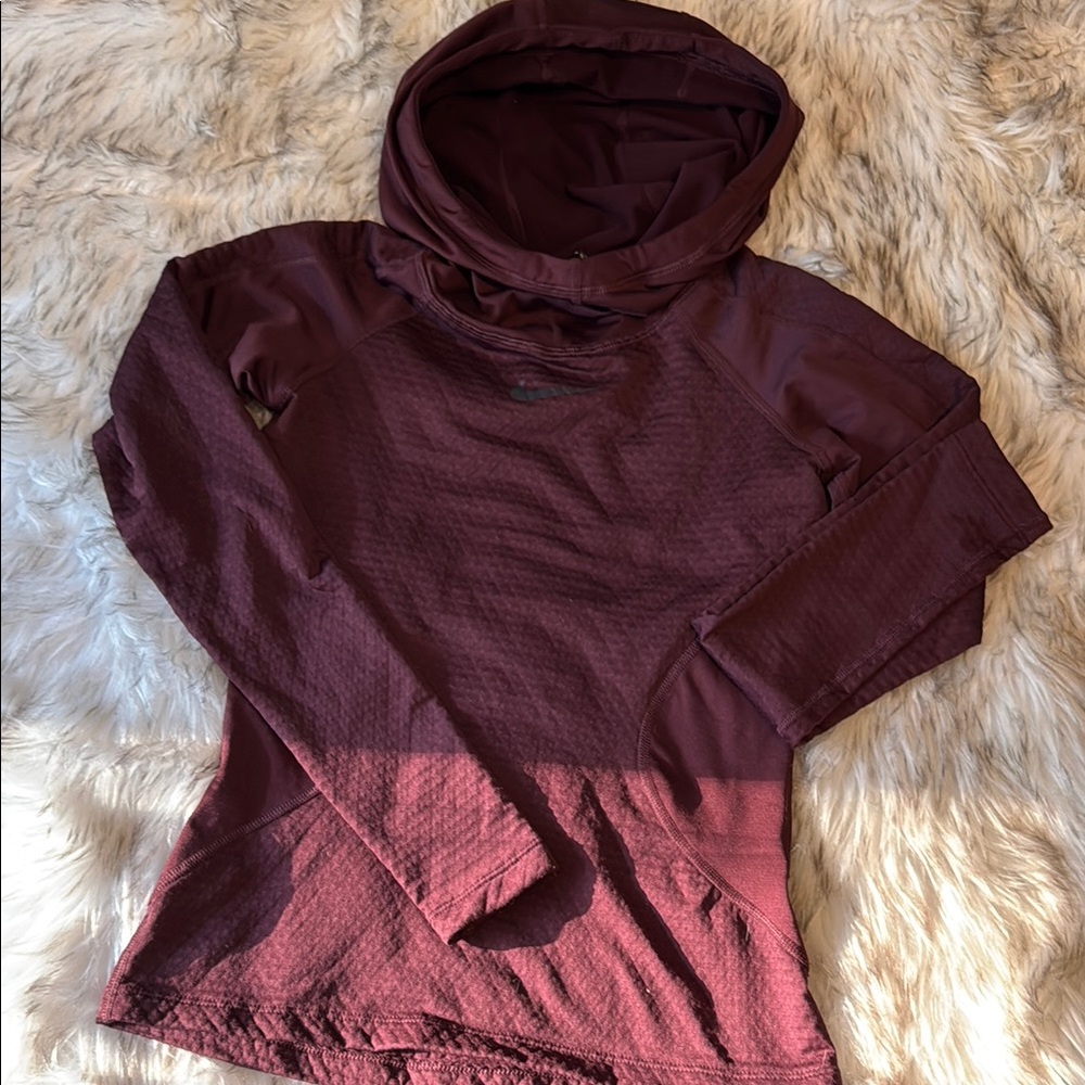 N i k e • Hooded long sleeve base layer hiking running shirt